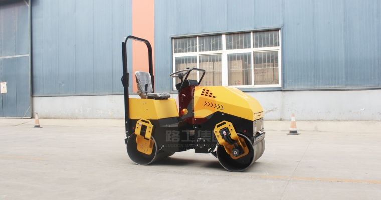 小型壓路機(jī)的詳細(xì)操作規(guī)程、技巧